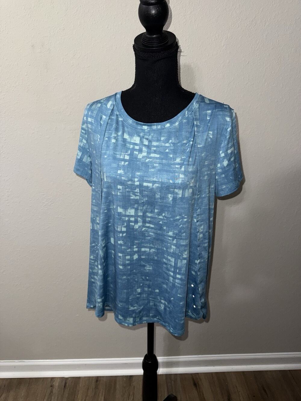 Zelos Women M Blue Geometric Print Short Sleeve Cutout Back Athletic Top Shirt